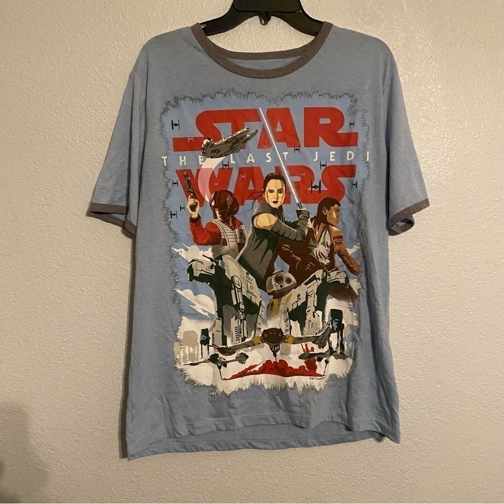 Disney Store STAR WARS THE LAST JEDI
Ringer T-SHIRT - Size LARGE - Blue Poster